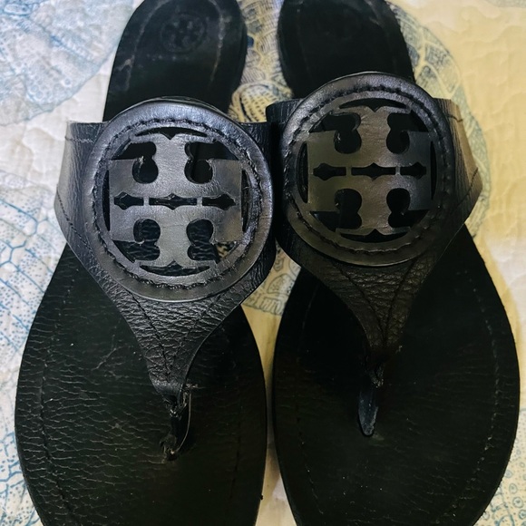 Tory Burch Black Leather Thong Sandals - Picture 4 of 4